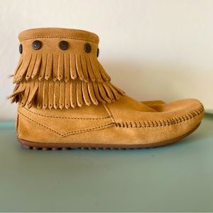 Minnetonka moccasin, size 10 womens, new